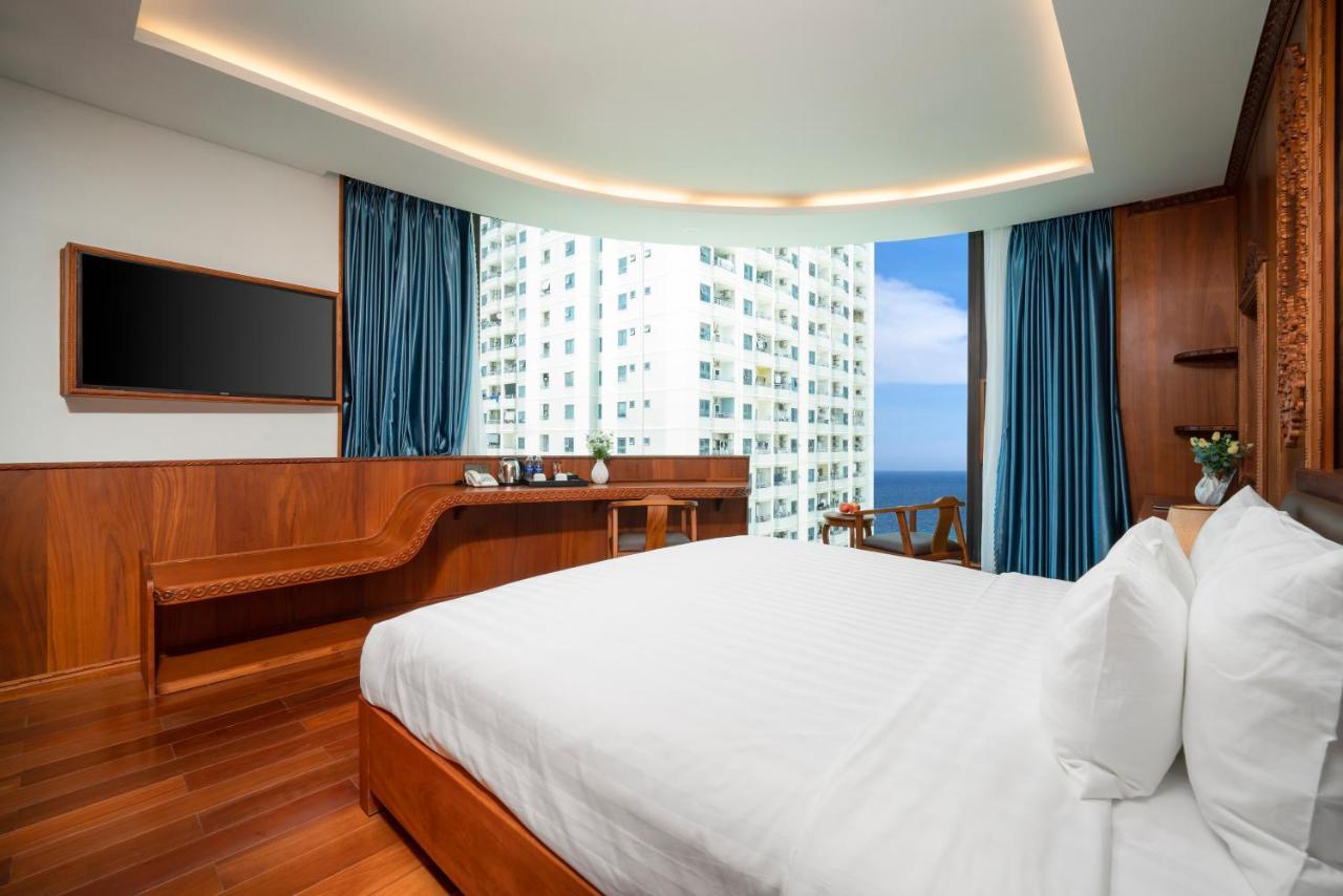 Monalisa Luxury Hotel Da Nang Exterior foto