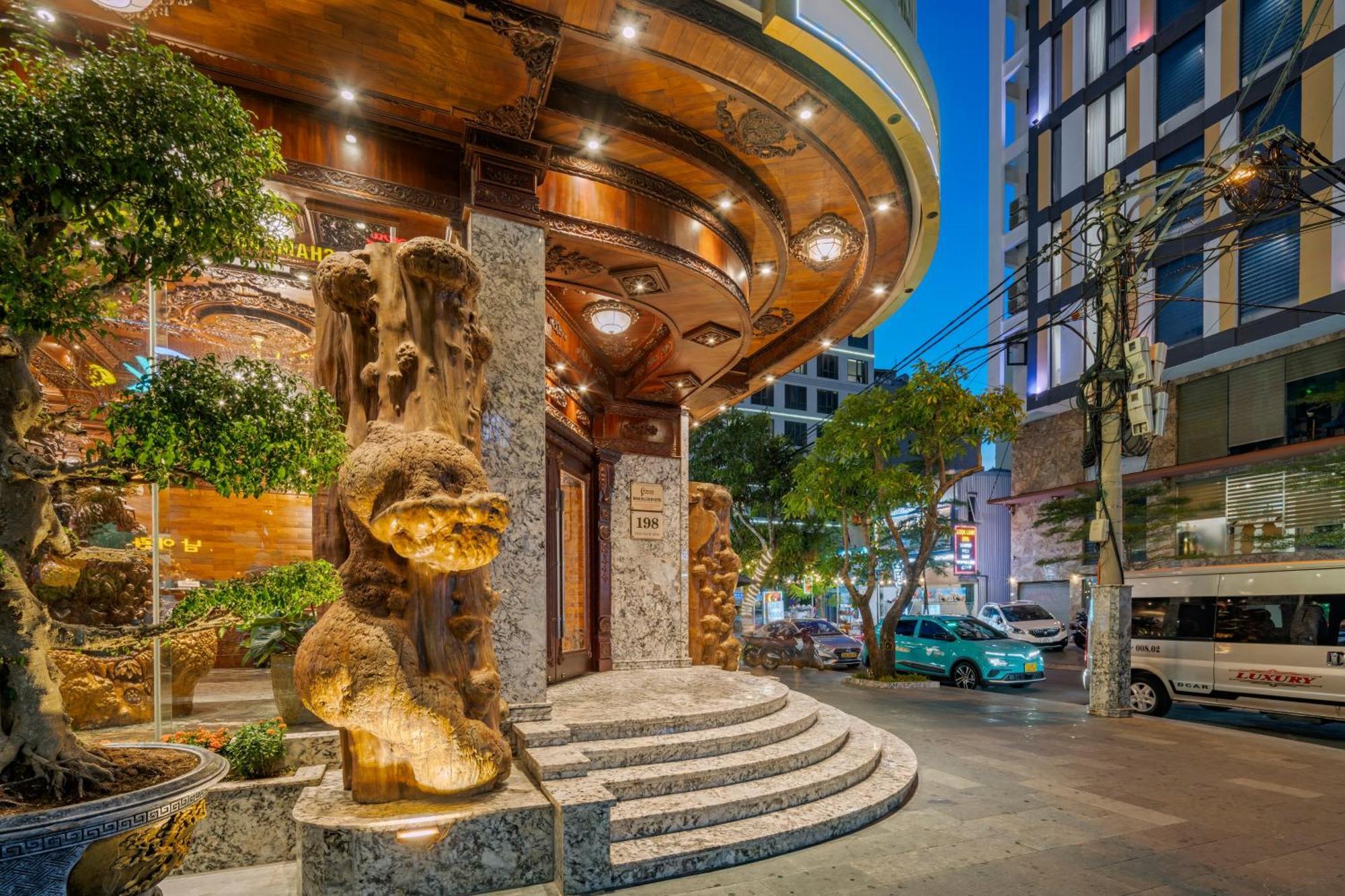 Monalisa Luxury Hotel Da Nang Exterior foto