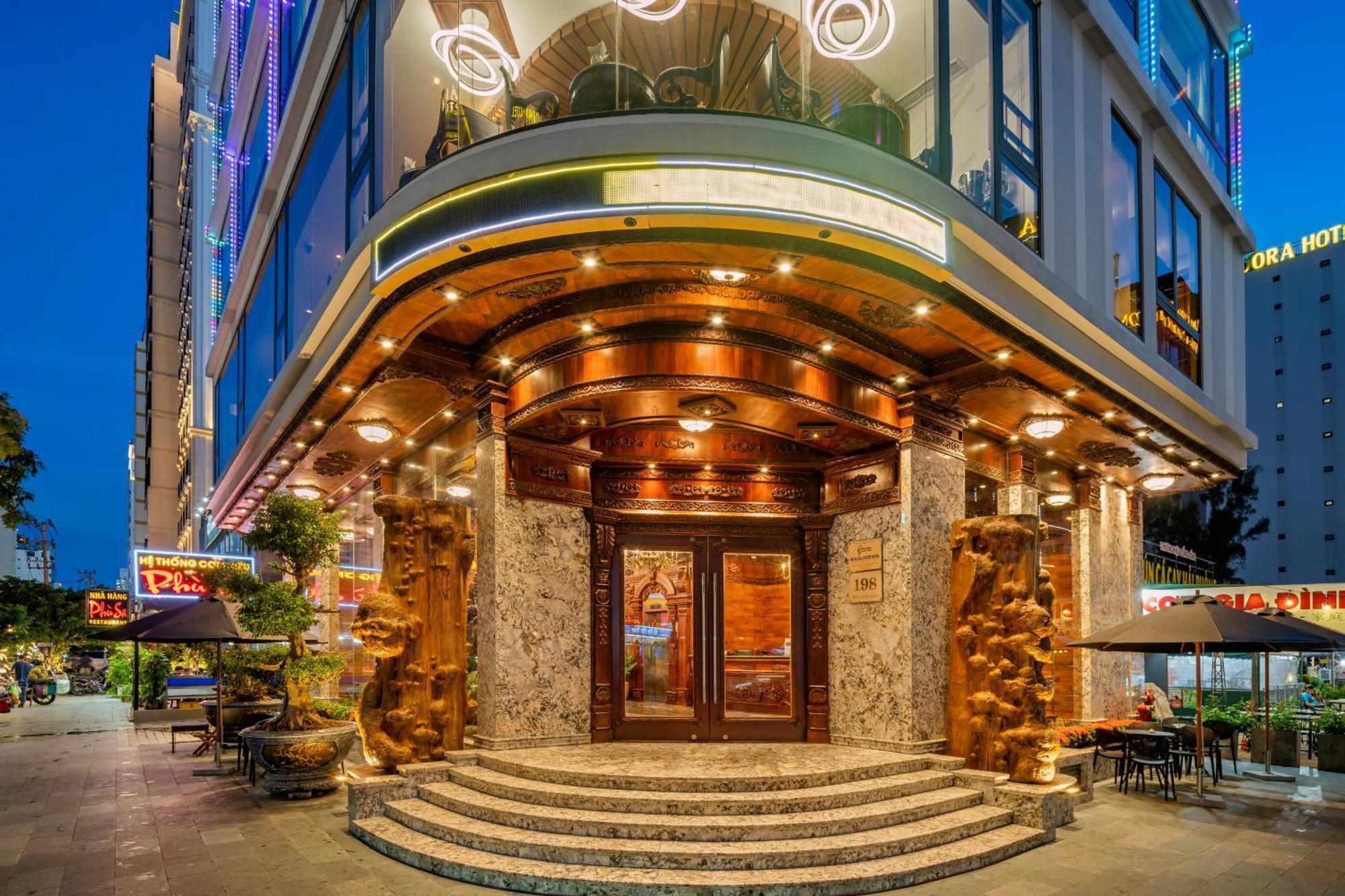 Monalisa Luxury Hotel Da Nang Exterior foto