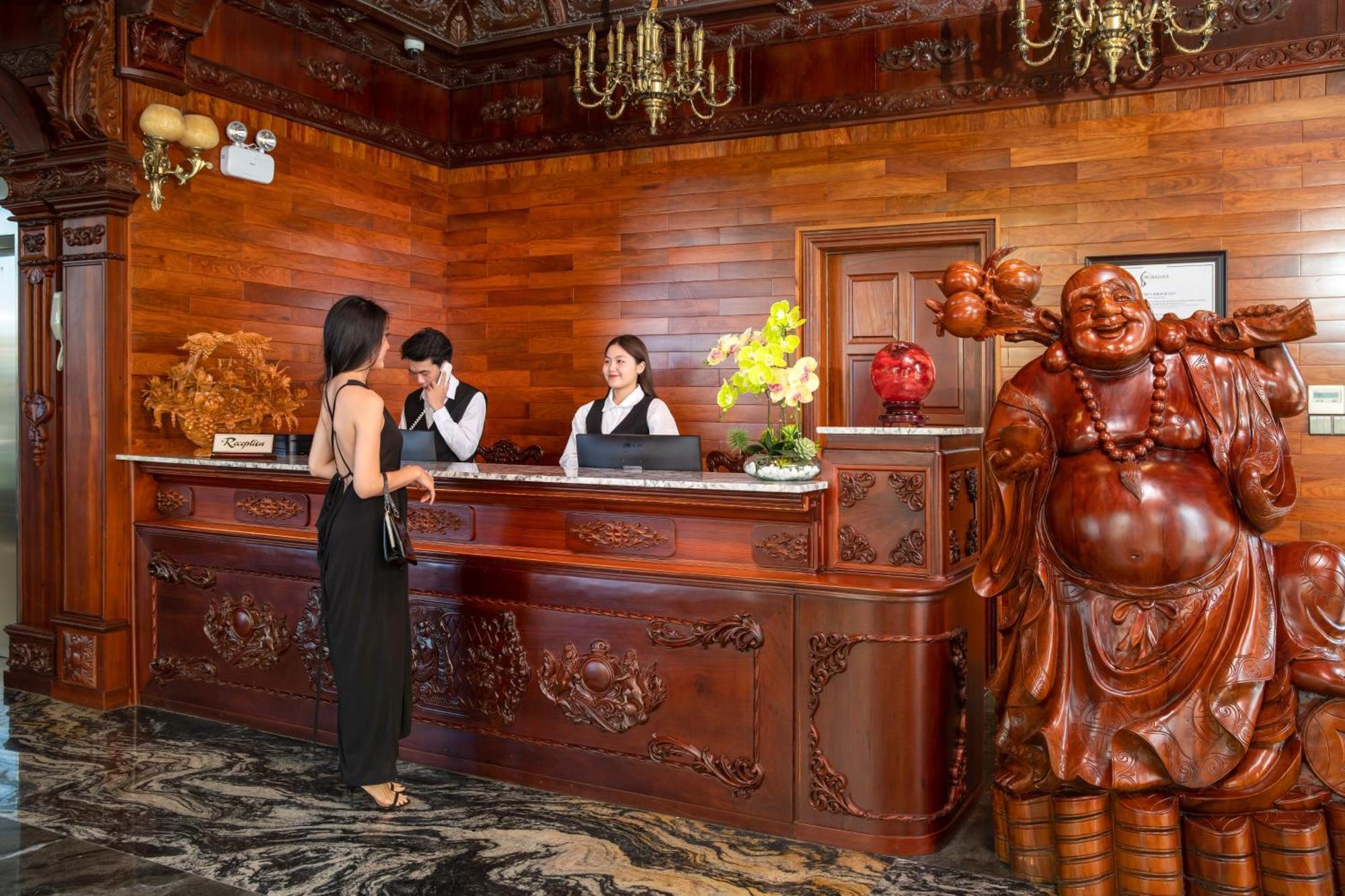 Monalisa Luxury Hotel Da Nang Exterior foto